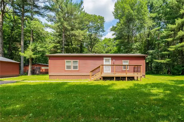 10071 390th AVE E, Eau Claire, WI 54703
