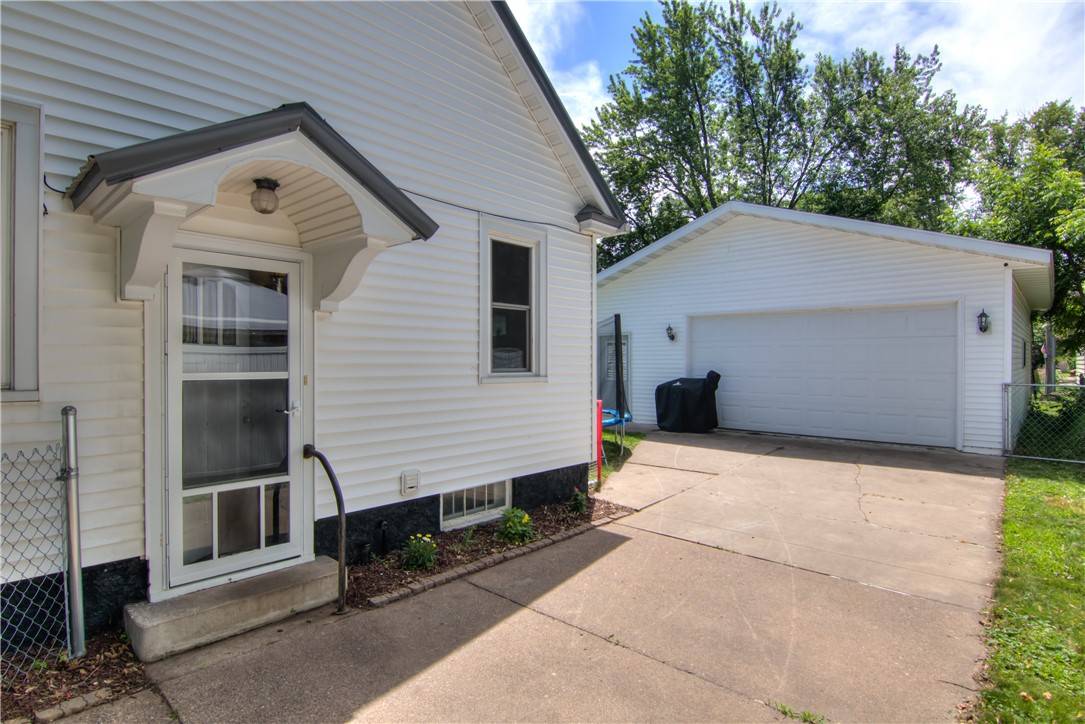 Chippewa Falls, WI 54729,407 Dwight ST
