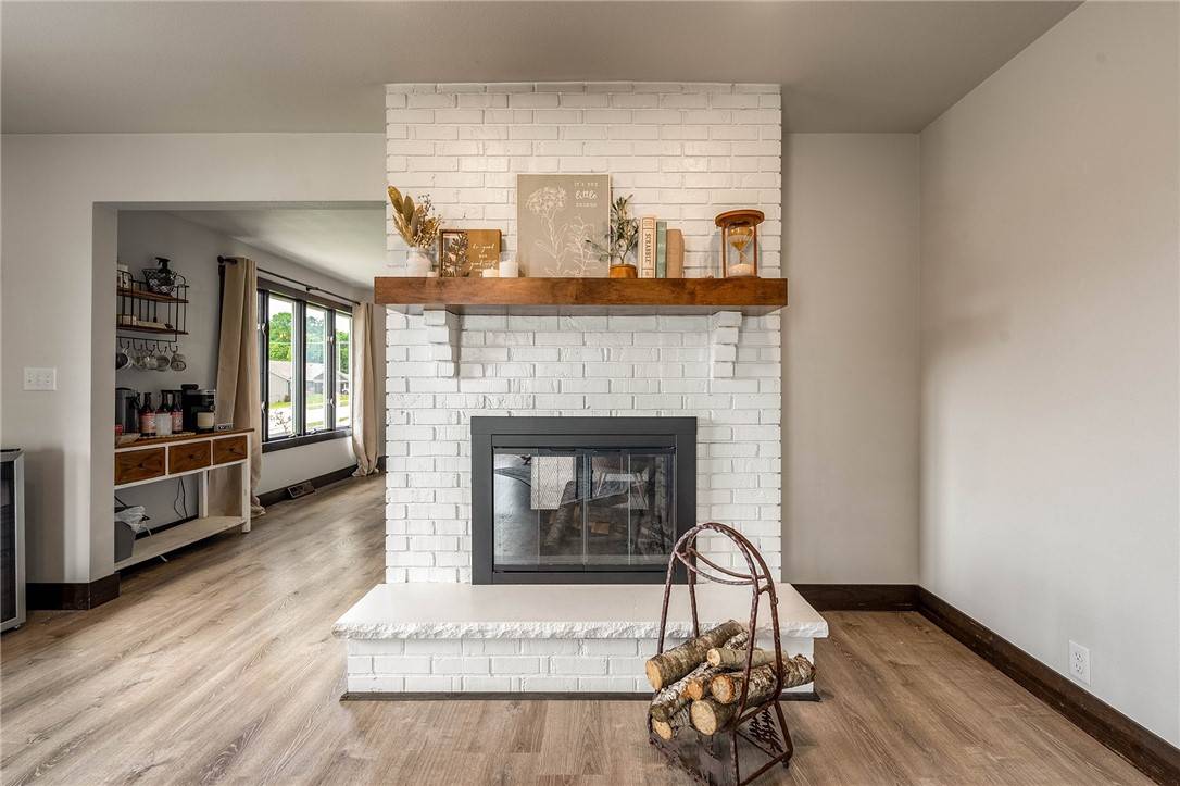 Eau Claire, WI 54703,934 Daisy Lane