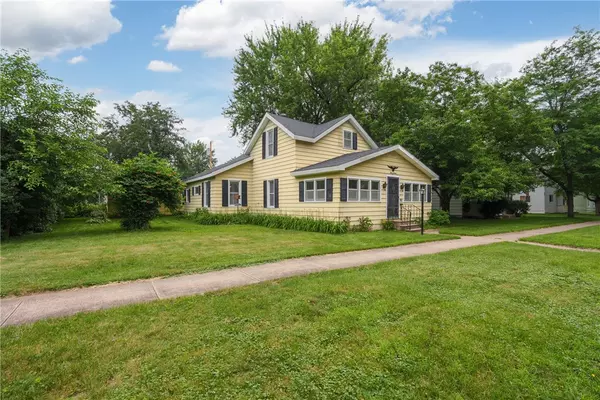 Chippewa Falls, WI 54729,320 Olive ST