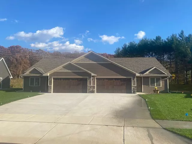 5044 Maple Leaf PATH, Eau Claire, WI 54703