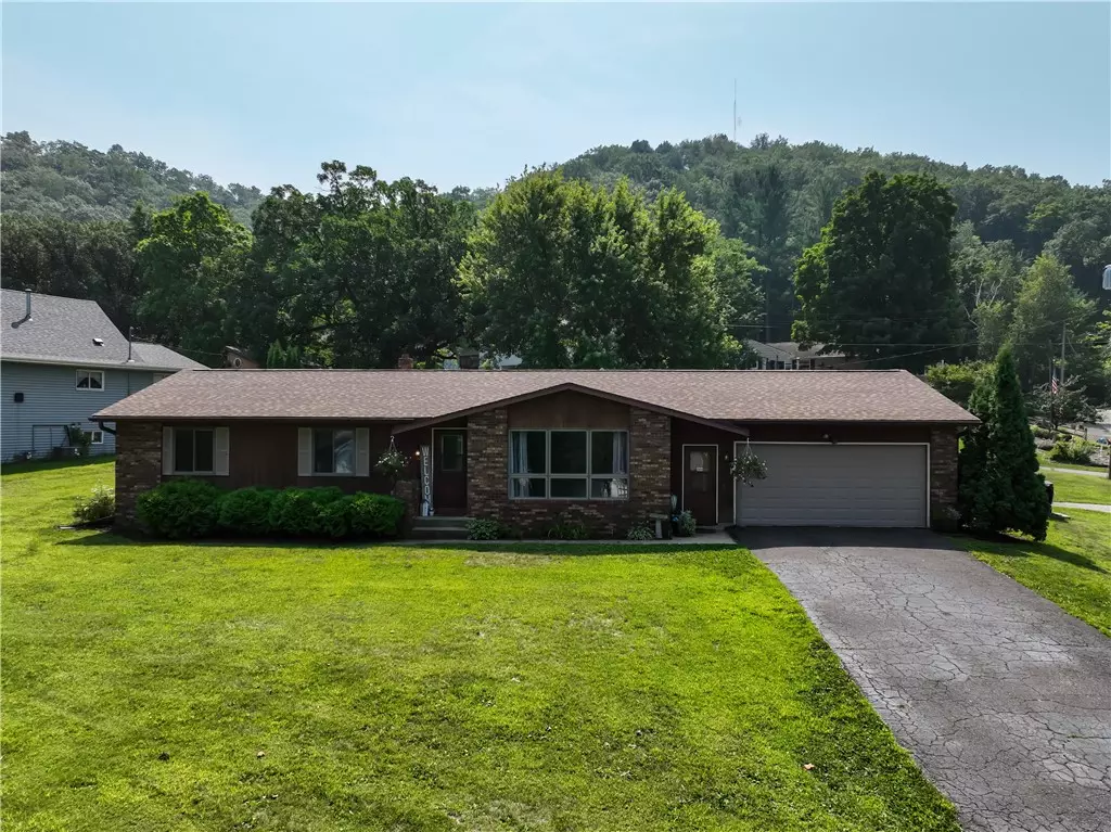 Elmwood, WI 54740,309 E Race AVE