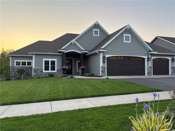 4739 S Oakwood Hills Pkwy, Eau Claire, WI 54701