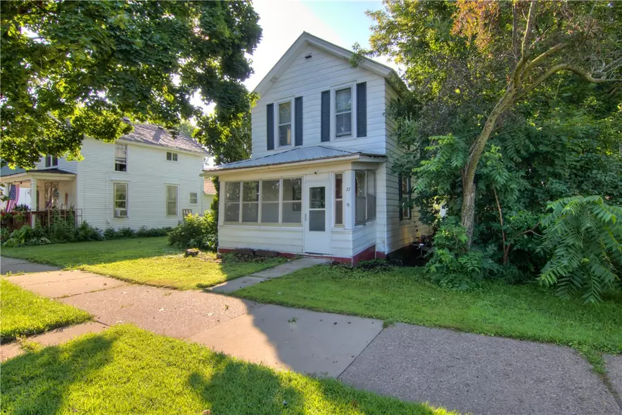 27 E Birch ST, Chippewa Falls, WI 54729