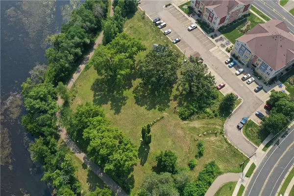 River Falls, WI 54022,404 S Winter ST