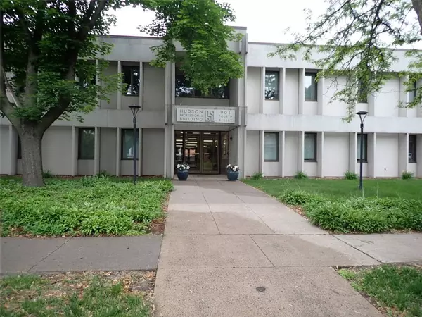 901 4th ST, Hudson, WI 54016