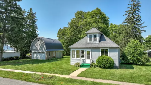 218 E Clark ST, Alma Center, WI 54611
