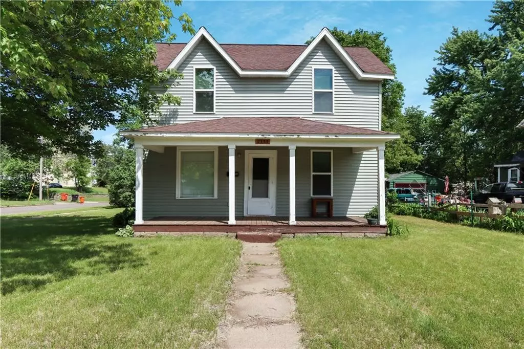 Eau Claire, WI 54703,2333 4th ST #1