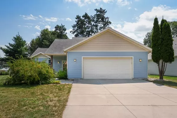 2505 Avery LN, Altoona, WI 54720