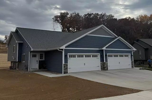 Eau Claire, WI 54701,4901 Woodland Park DR