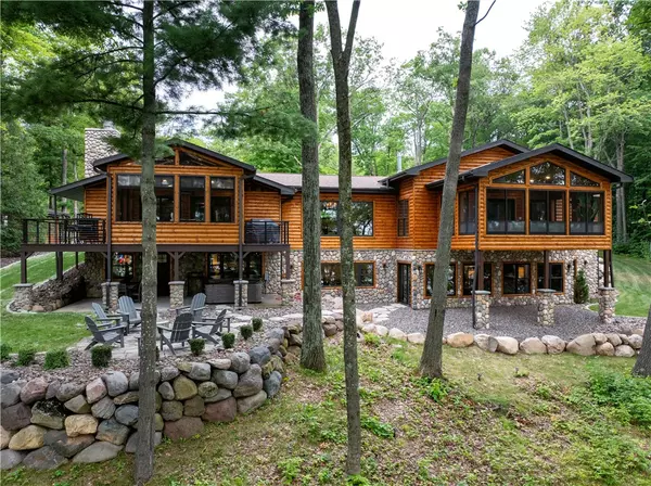 15648W Victory Heights CIR, Stone Lake, WI 54876