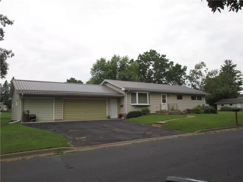 604 E 10th ST S, Ladysmith, WI 54848