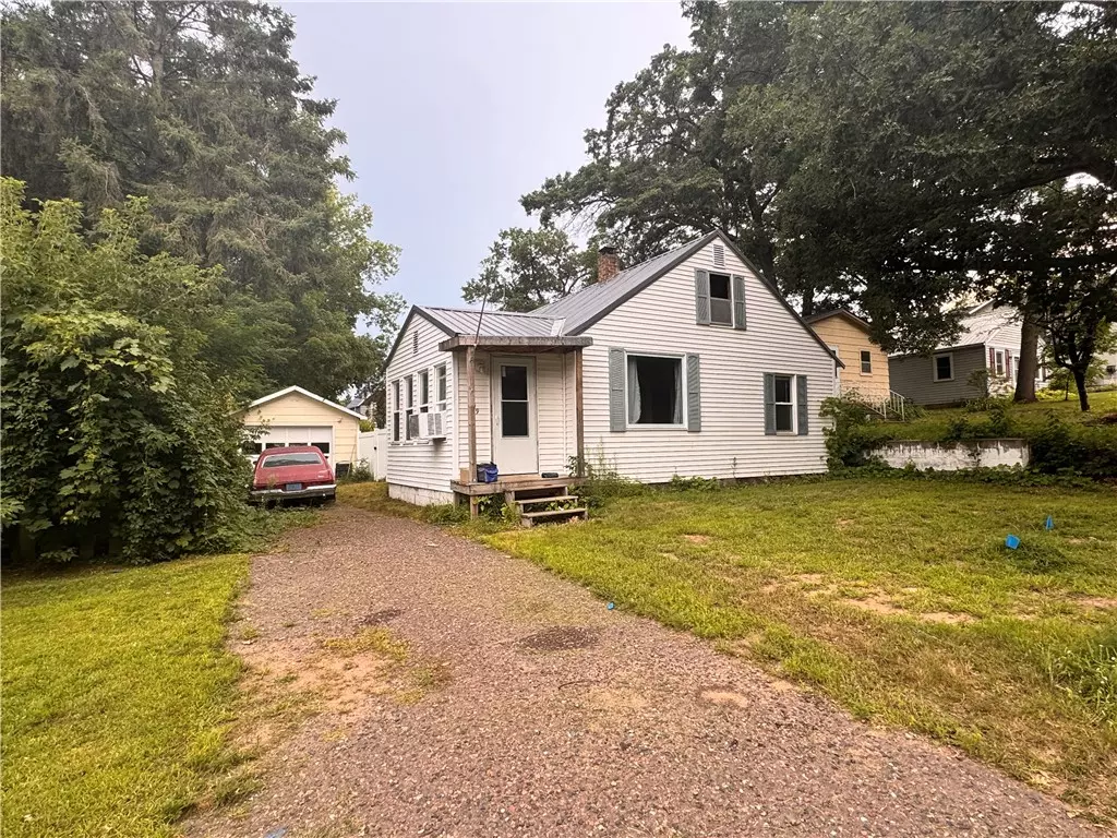 Spooner, WI 54801,409 Poplar ST