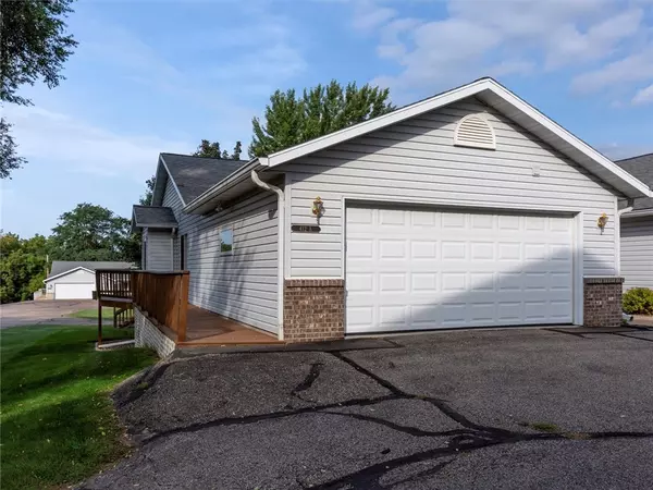 Durand, WI 54736,412 Lee ST #A