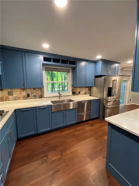 Eau Claire, WI 54703,3313 Jeffrey LN