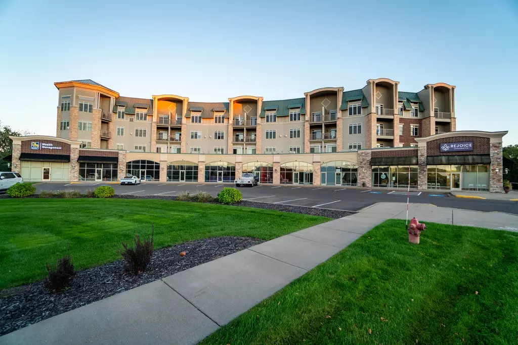 Eau Claire, WI 54701,401 Pinnacle WAY #208