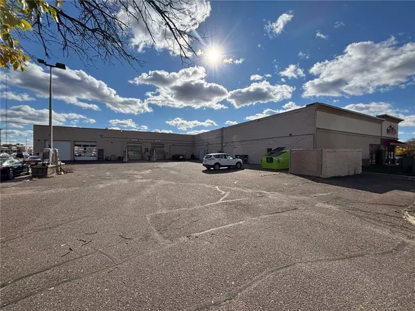 Eau Claire, WI 54701,2102 Highland AVE