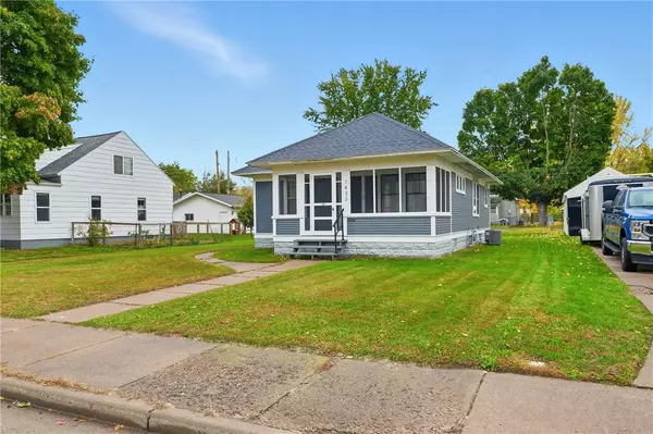 Eau Claire, WI 54701,1433 Highland AVE