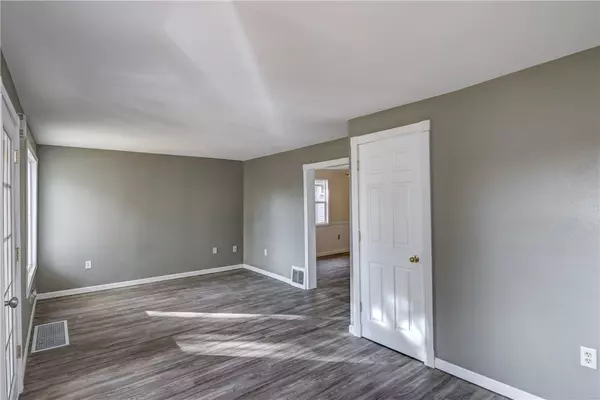 Eau Claire, WI 54703,2910 8th ST