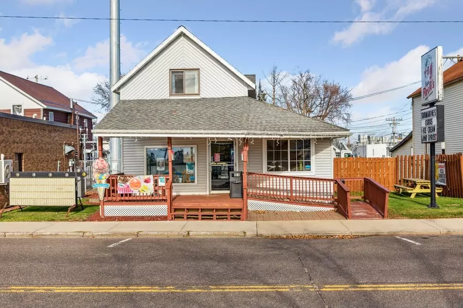 613 E La Salle AVE, Barron, WI 54812