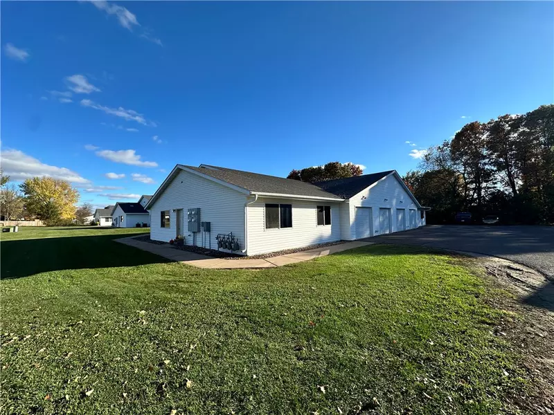 806 Bruce CT #B, Menomonie, WI 54751