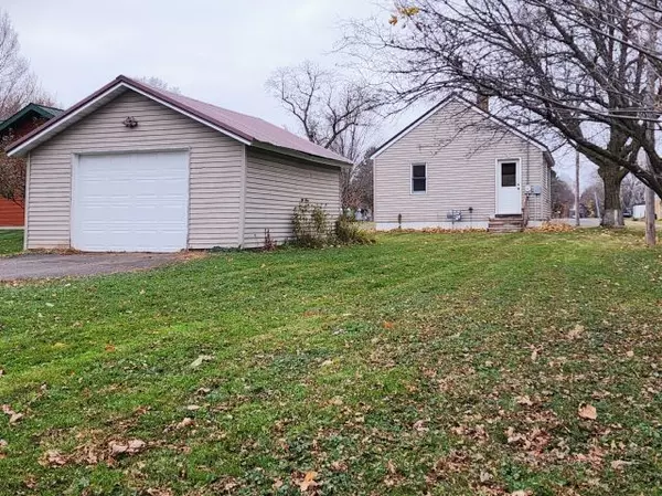 515 S 5th ST, Luck, WI 54853