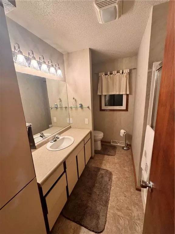 Eau Claire, WI 54703,6806 Curvue RD