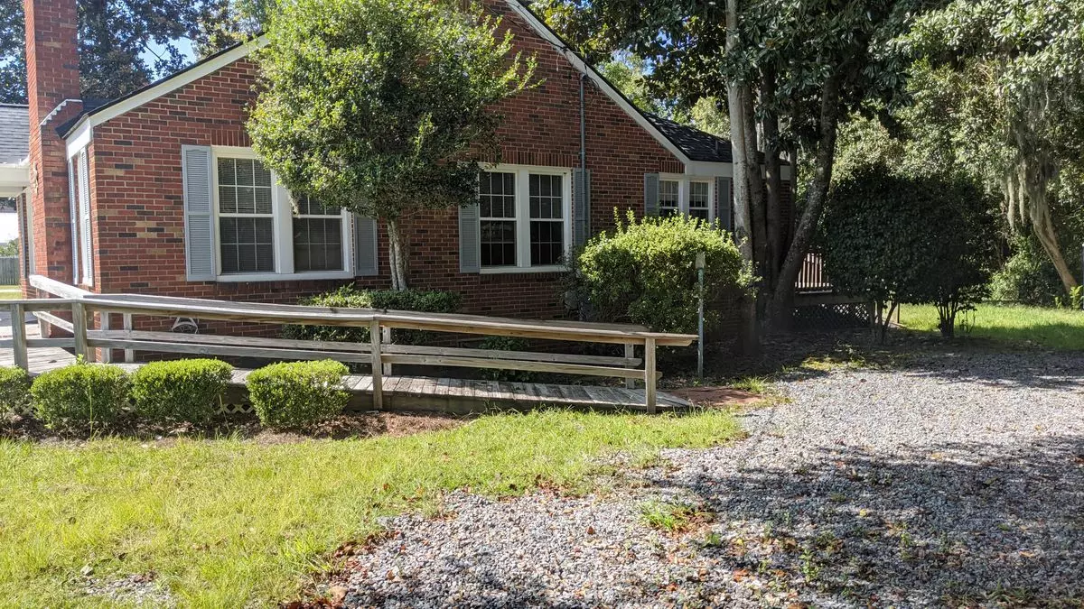 Moncks Corner, SC 29461,117 Carolina AVE