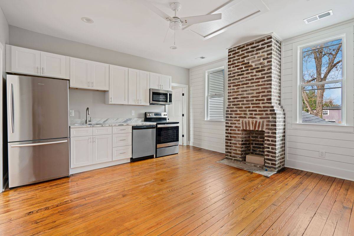 Charleston, SC 29403,24 Carolina ST