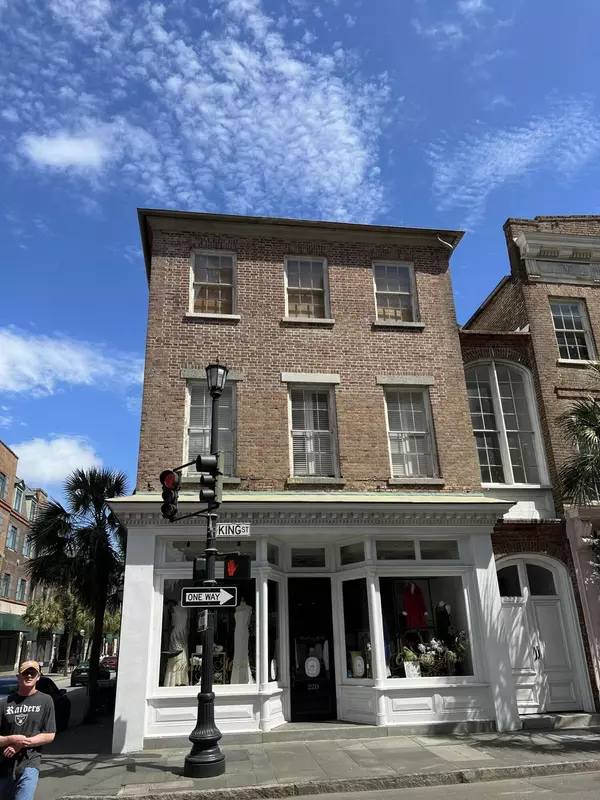 Charleston, SC 29401,220 King ST