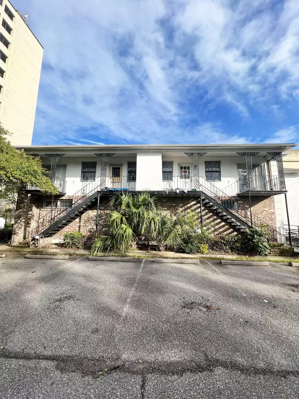 Charleston, SC 29401,136 Rutledge AVE