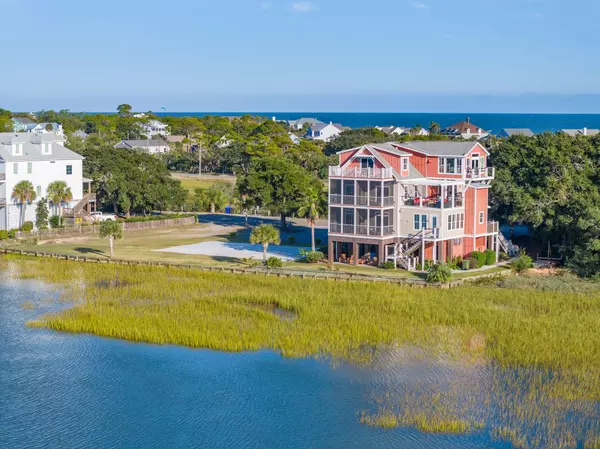 Folly Beach, SC 29439,64 W 9th ST