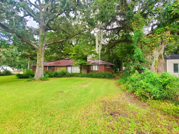 1251 Remount RD, North Charleston, SC 29406