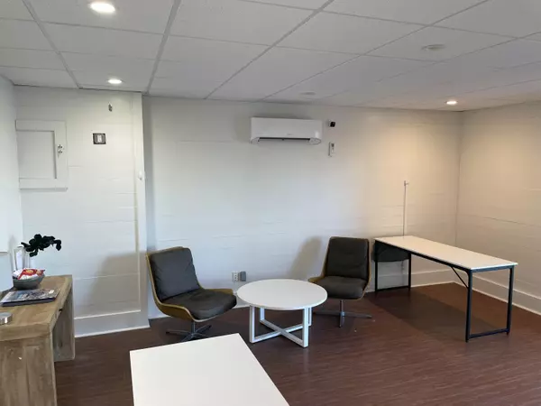 Charleston, SC 29401,33 Lockwood DR