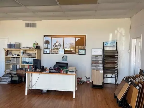 North Charleston, SC 29418,5059 Dorchester RD