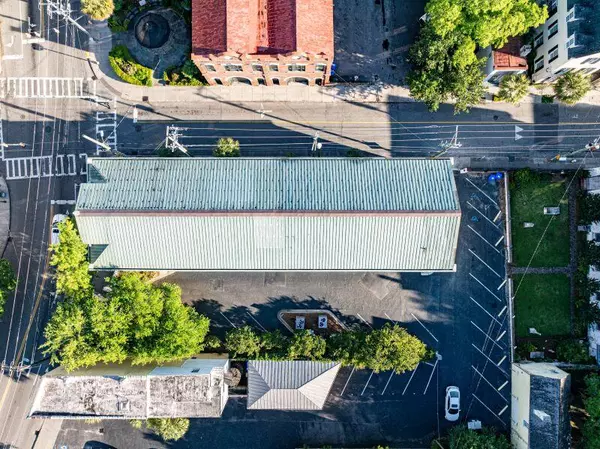 Charleston, SC 29401,244 Meeting ST