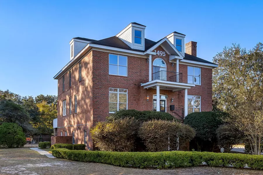 1495 Remount RD, North Charleston, SC 29406