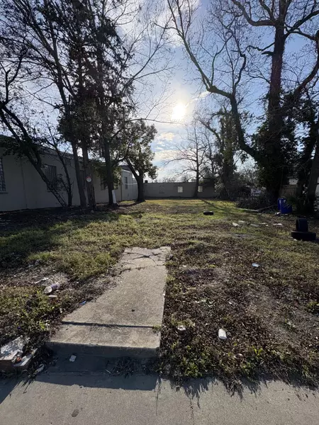 4227& 4229 Rivers AVE, North Charleston, SC 29405