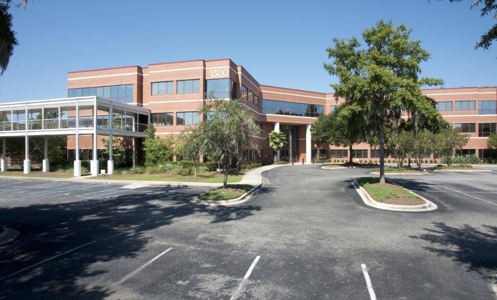 1300 Hospital DR, Mount Pleasant, SC 29464