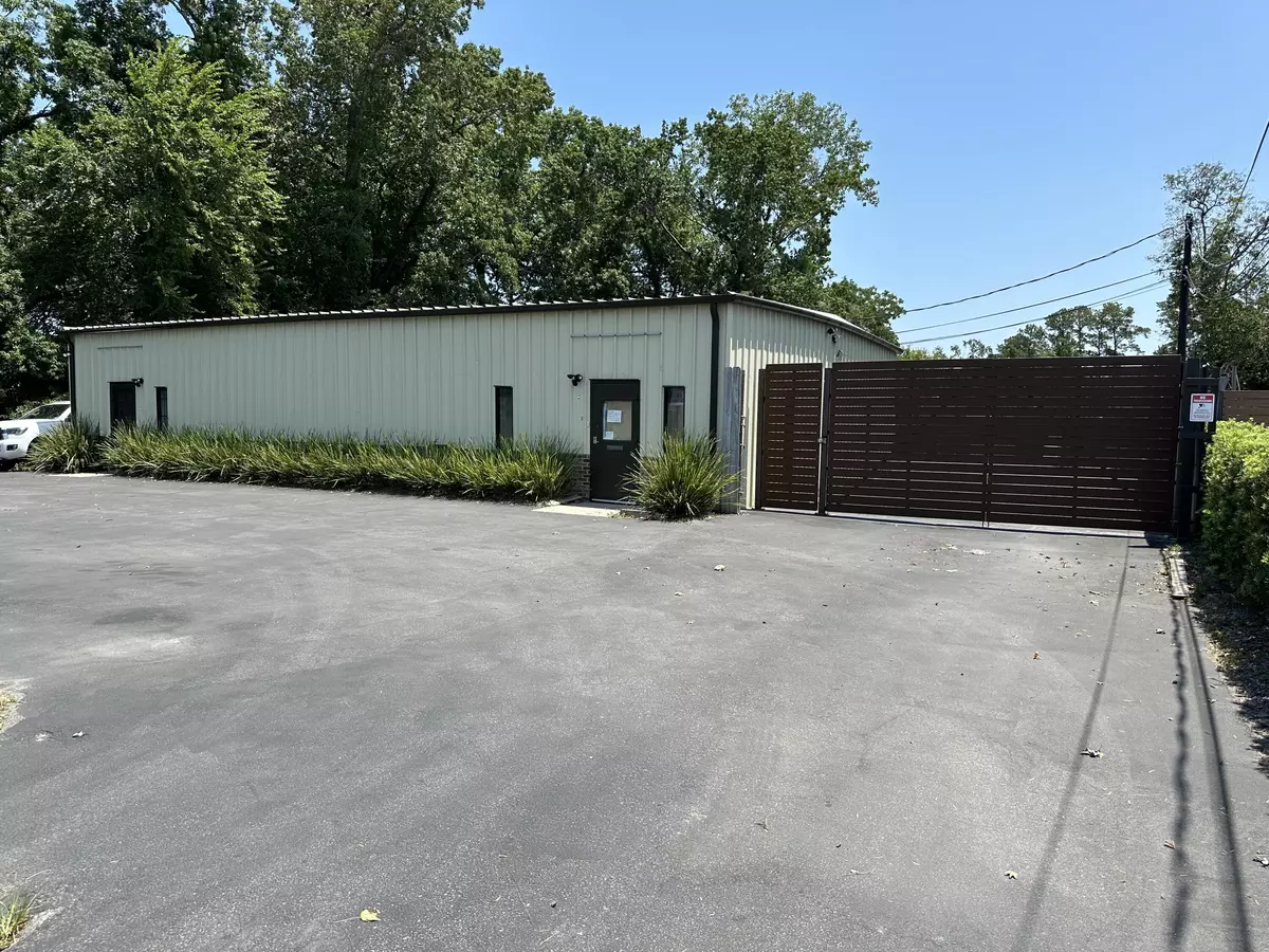 North Charleston, SC 29405,4138 Meeting ST