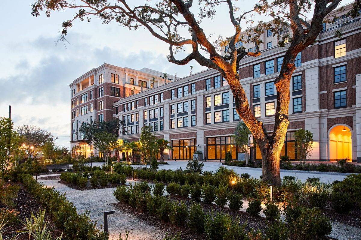 320 Broad ST, Charleston, SC 29401