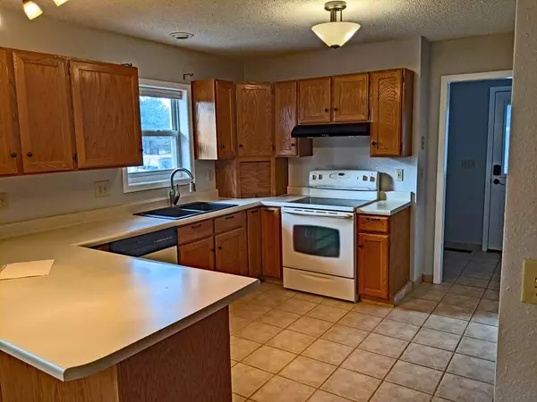 Hot Springs, SD 57747,12752 Country View Road