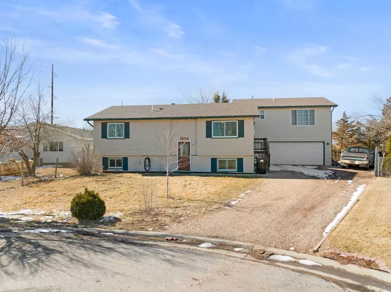 1304 Sundance Circle, Belle Fourche, SD 57783