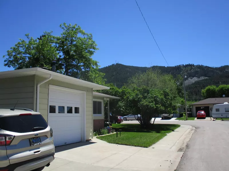 12 Mountain View Drive, Sundance, WY 82729