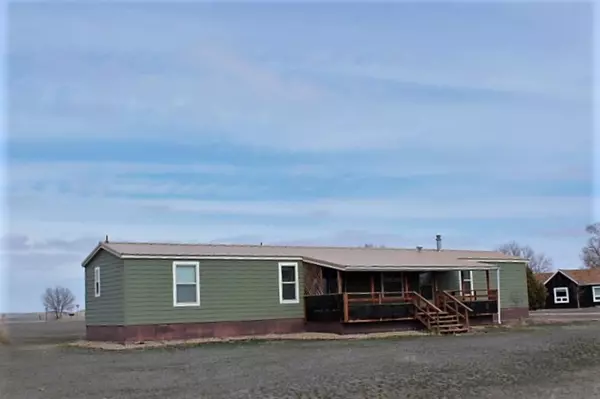 432 W 5th Street, Oelrichs, SD 57766