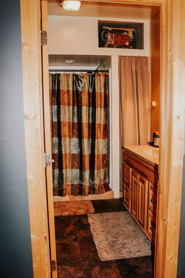 Sundance, WY 82729,1013 Douglas Road