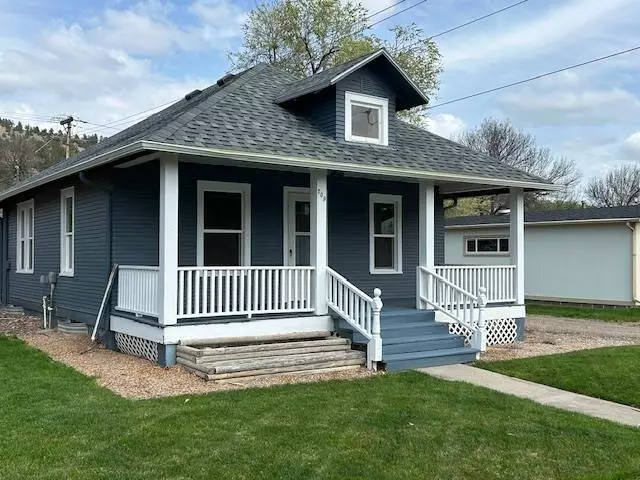 Hot Springs, SD 57747,209 S 6th Street