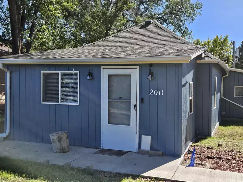 2011 Jennings Avenue, Hot Springs, SD 57747