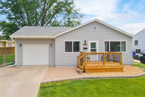 2137 Maywood Dr, Rapid City, SD 57701