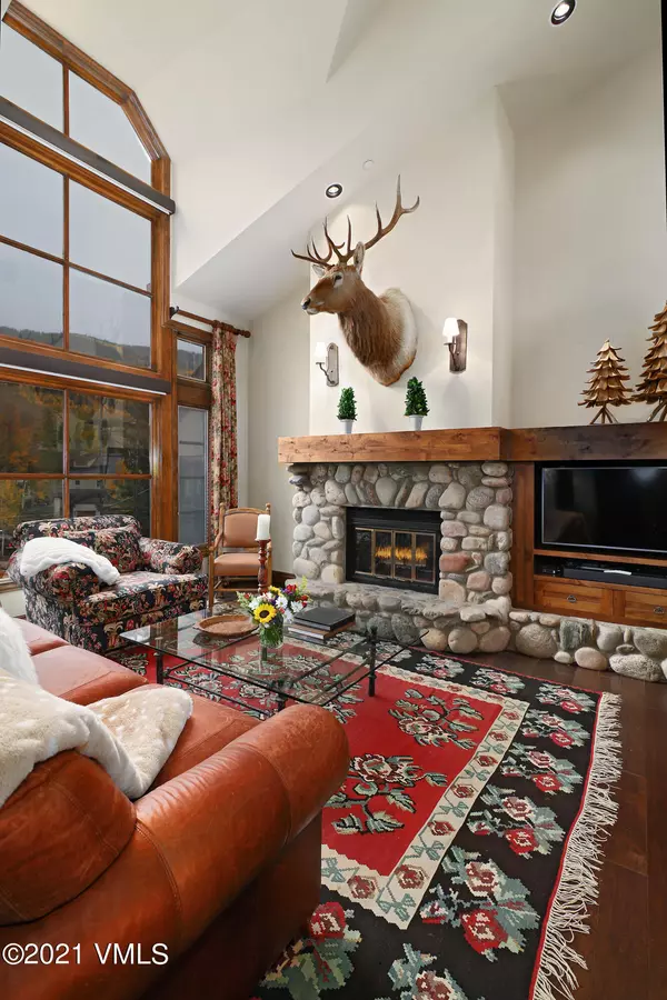 385 Offerson RD M-4, Beaver Creek, CO 81620